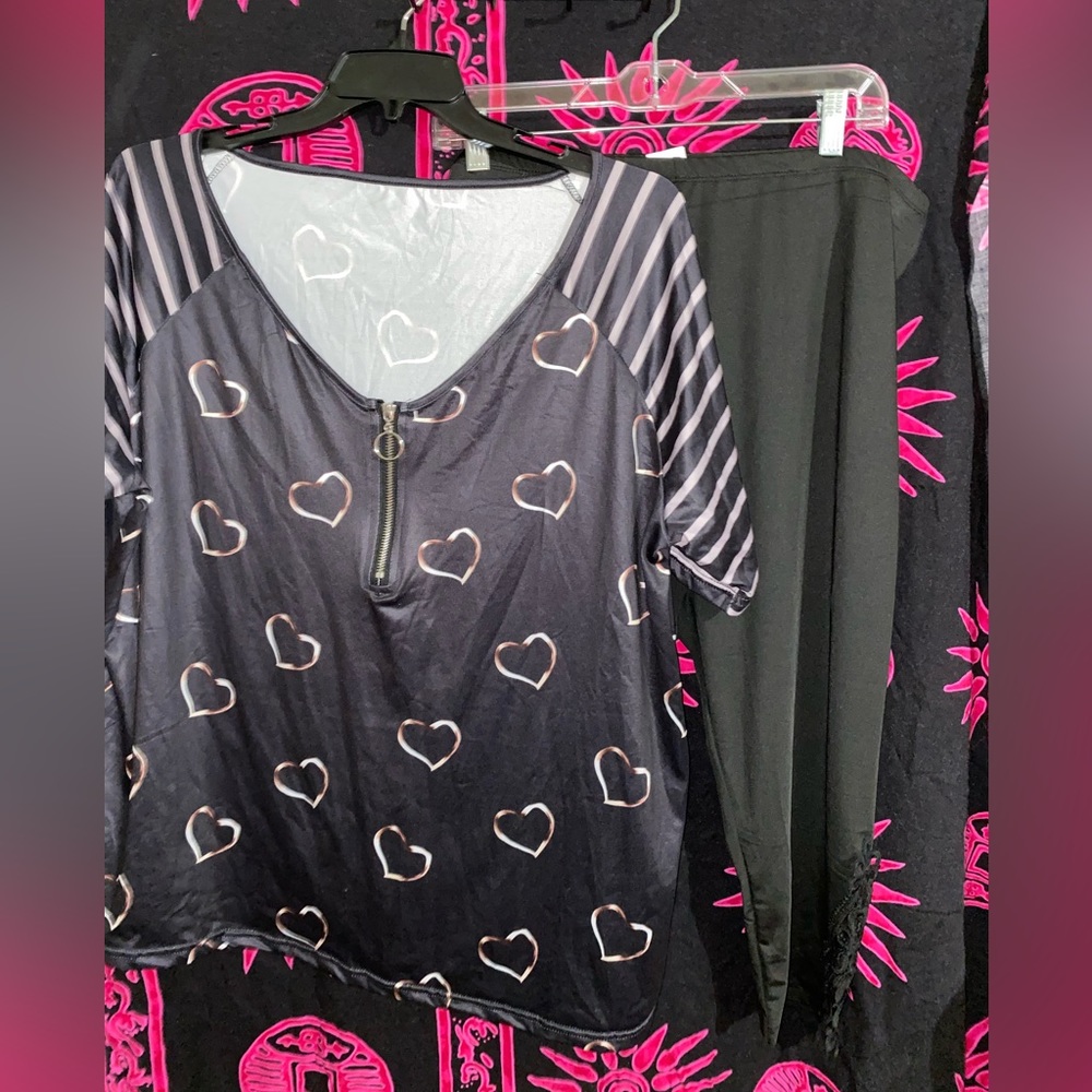 NEW Heart Shirt and Leggings Set